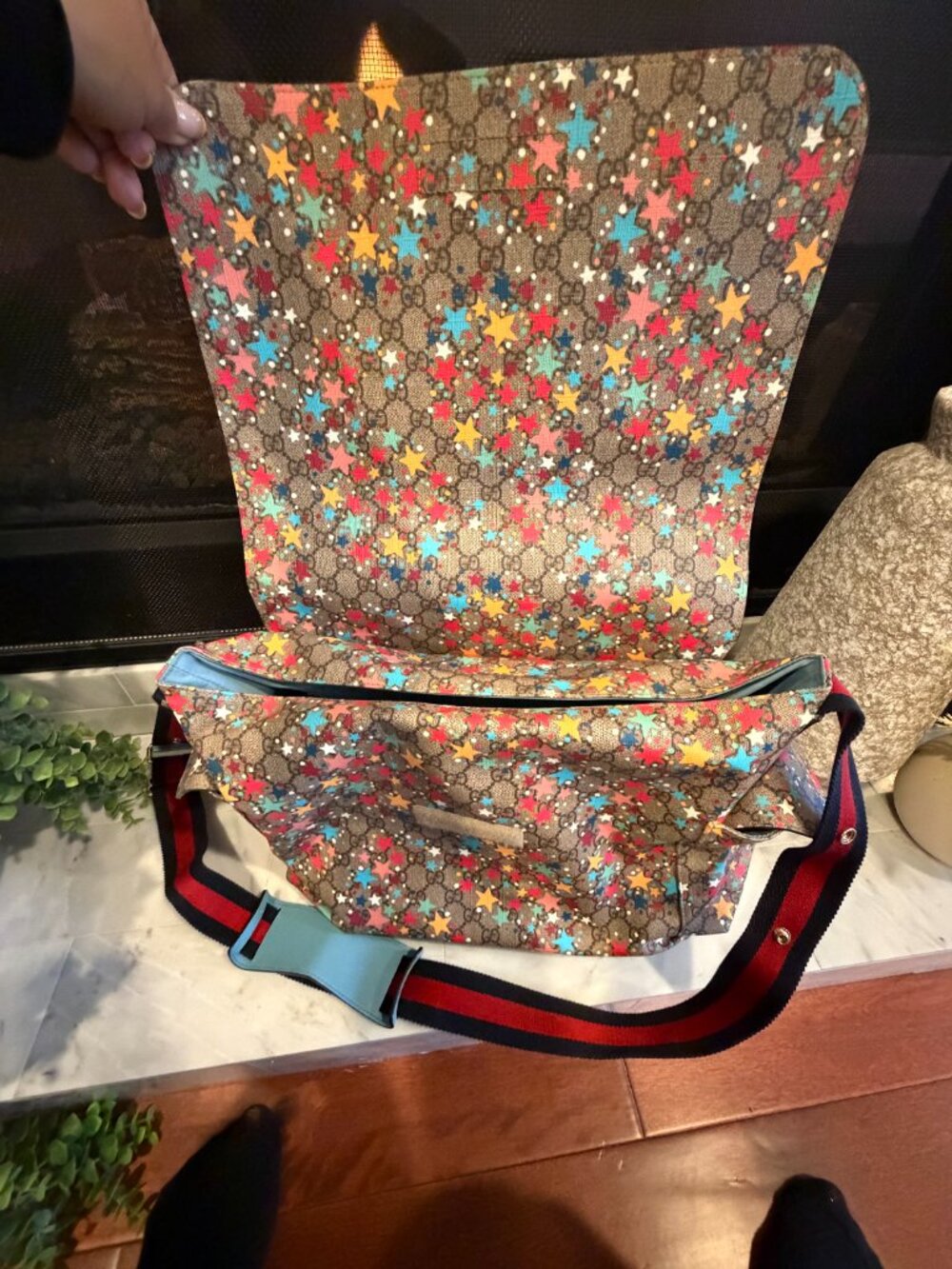 Gucci GG Supreme Star Print Diaper Bag / Messenger Bag - Picture 3 of 12